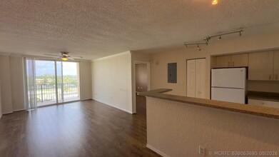 Building Photo - 1801 N Flagler Dr