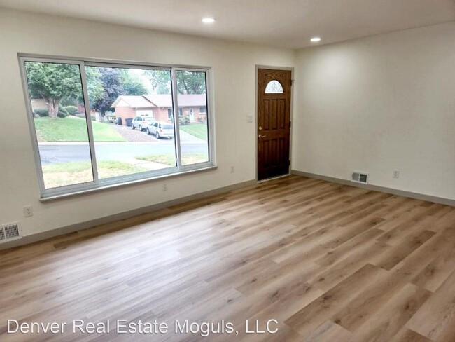 Building Photo - 5 br, 3 bath House - 2759 S Xavier Street