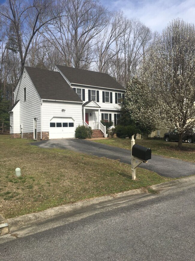 Foto del edificio - 1616 Fawcett Ln