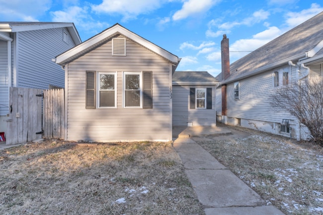 Building Photo - 3933 Walsh St