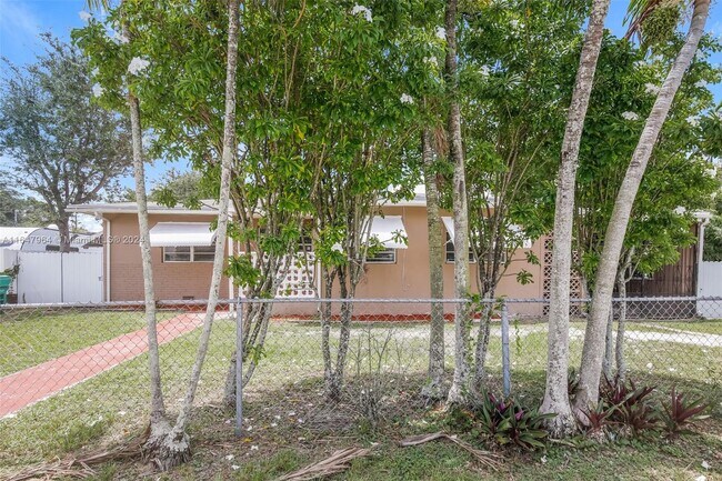 Foto del edificio - 1710 NW 109th St