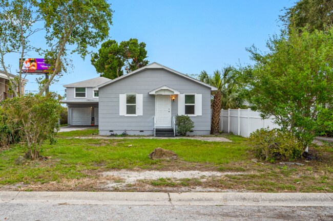 Foto del edificio - 3BD/1BA Home Available Now in North St.Pet...