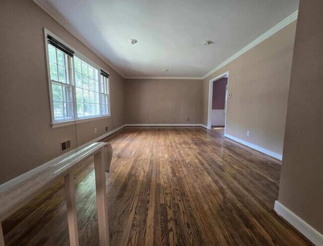 Foto del edificio - 11100 Pennway Dr