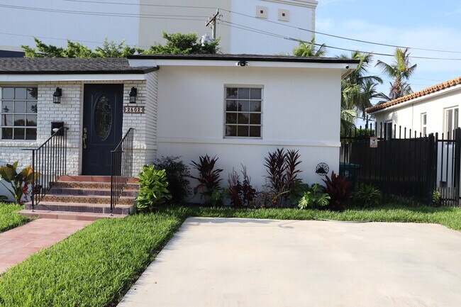 Foto del edificio - 2502 SW 27th St