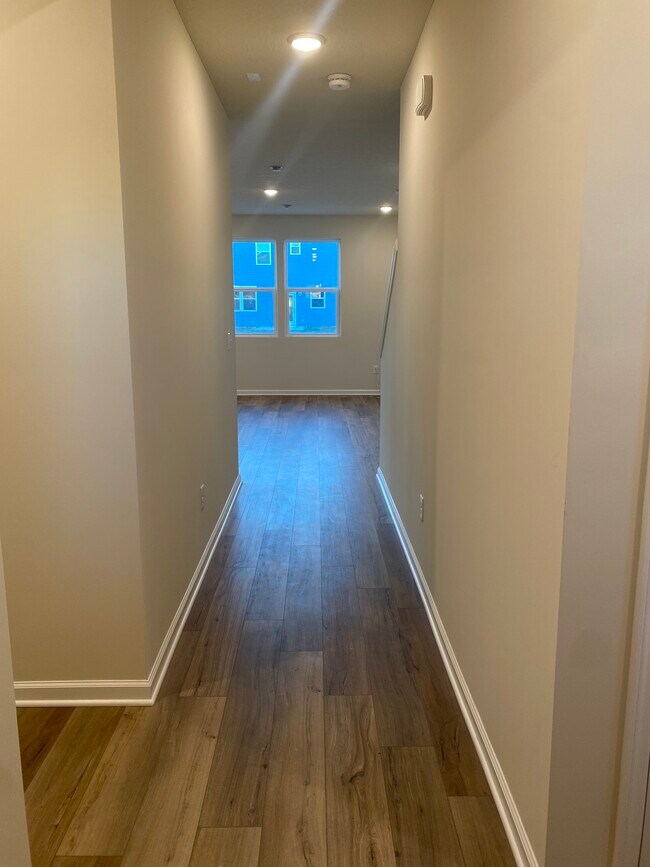 Building Photo - 3872 Riverstone Dr