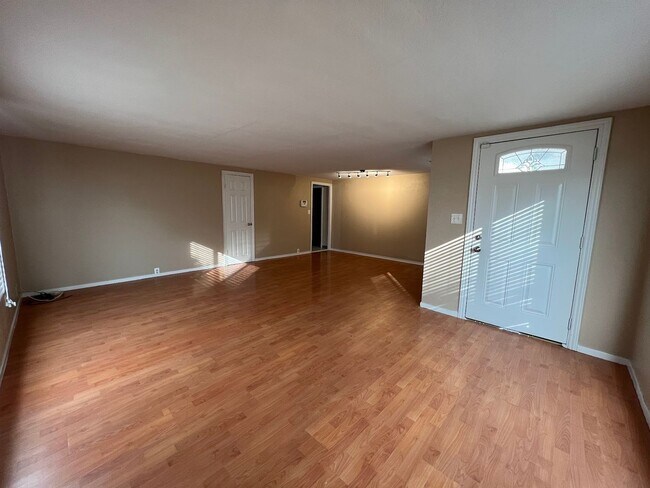 Foto del edificio - Country Home For Rent!