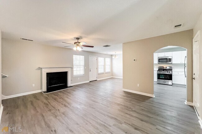 Building Photo - 500 Firethorn Ct