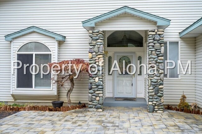 Building Photo - 108 Lakeshore Dr