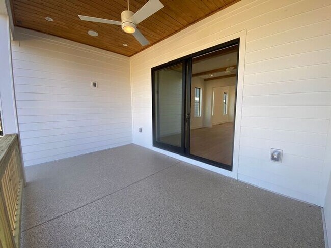 Foto del edificio - Beautiful New House in West Nashville - High End Appliances