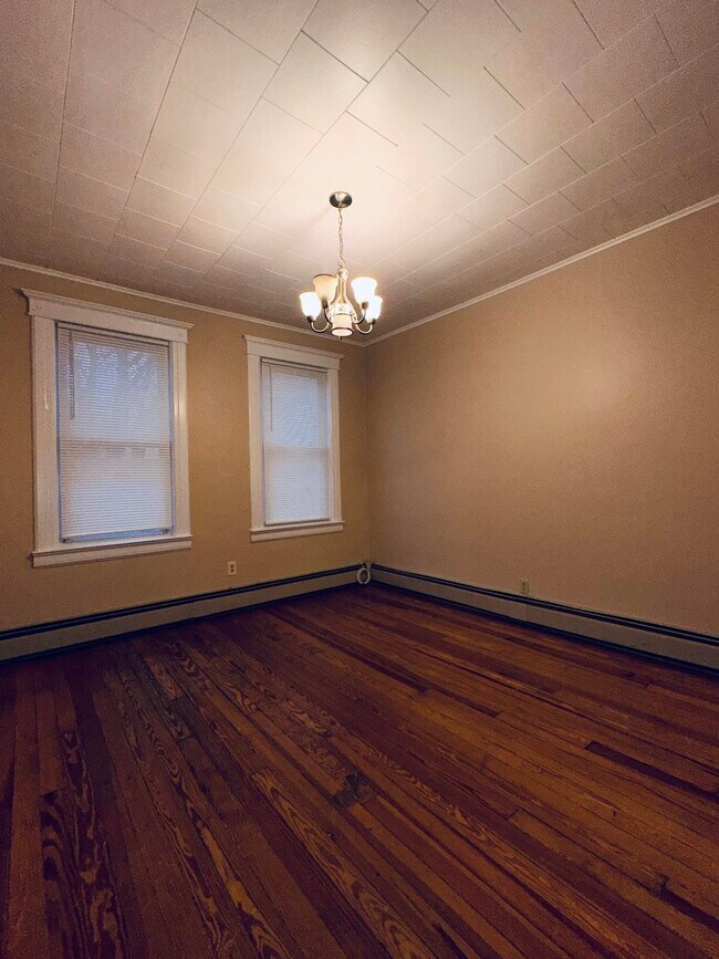 Foto del edificio - 128 W 19TH St