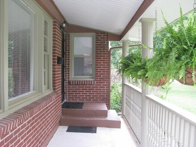 Foto del edificio - Stunning 3 Bedroom, 2 Bath Home in Univers...
