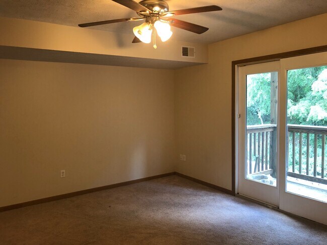 Foto del edificio - 2 Bedroom 2 Bathroom Condo--Available 06/0...