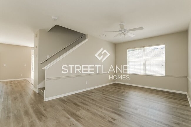 Building Photo - Spacious 4 Bedroom in Spring Hill!