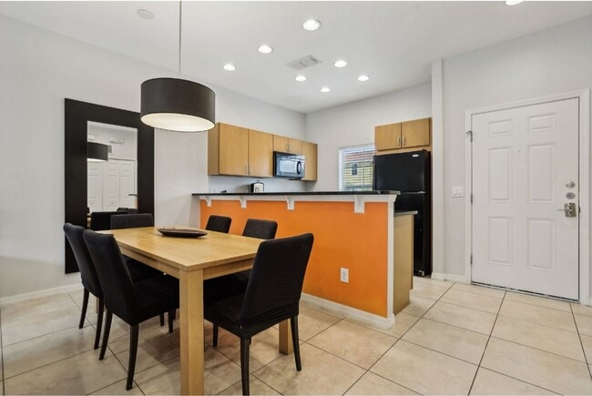 Building Photo - 3004 Bird of Paradise Ln