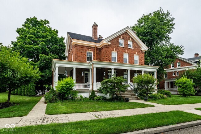Foto del edificio - 5730 Lawton Loop W Dr