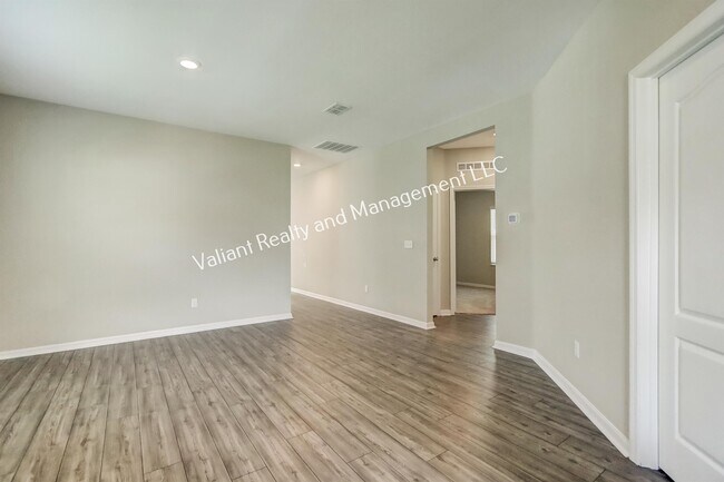 Building Photo - 84 Brybar Dr