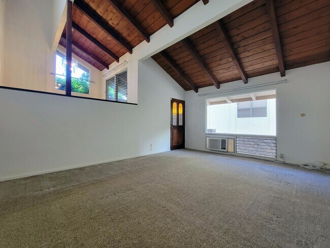 Foto del edificio - For Rent: Split level 4 bedroom, 2 bathroom with 2 car garage in Aiea