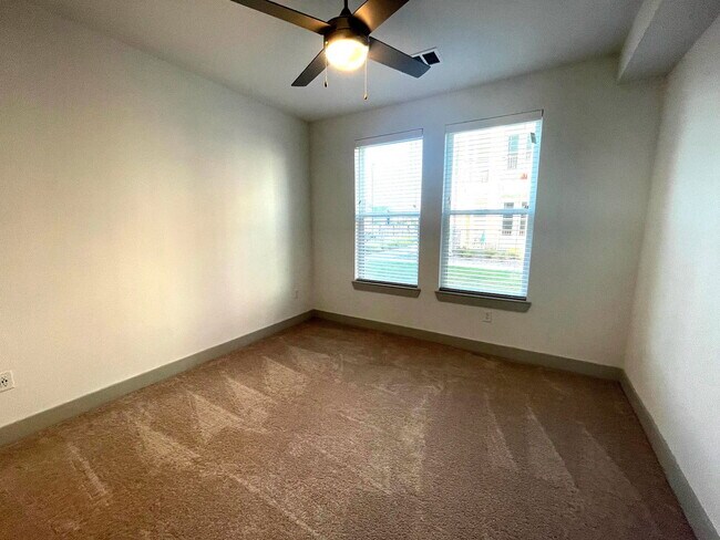Building Photo - 4320 S Legacy Dr