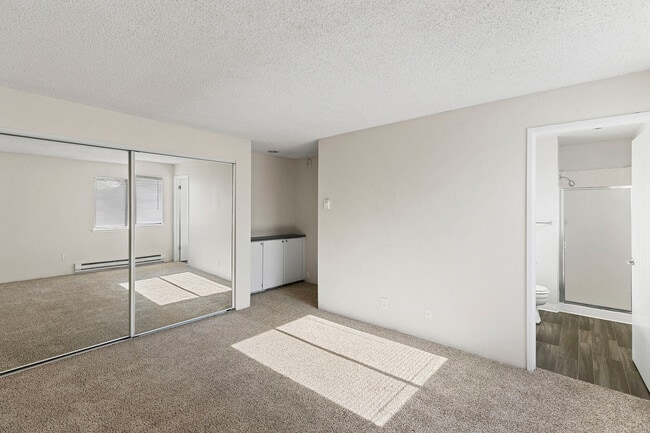 Building Photo - Waterbrook Loft and Apartments