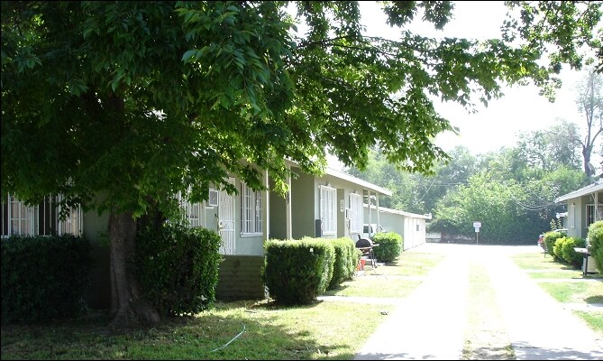 Building Photo - 7207-7217 Garden Dr