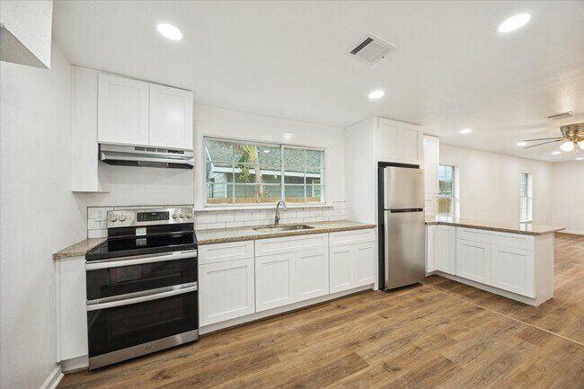 Foto del edificio - 1803 Simpson St