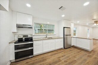 Building Photo - 1803 Simpson St