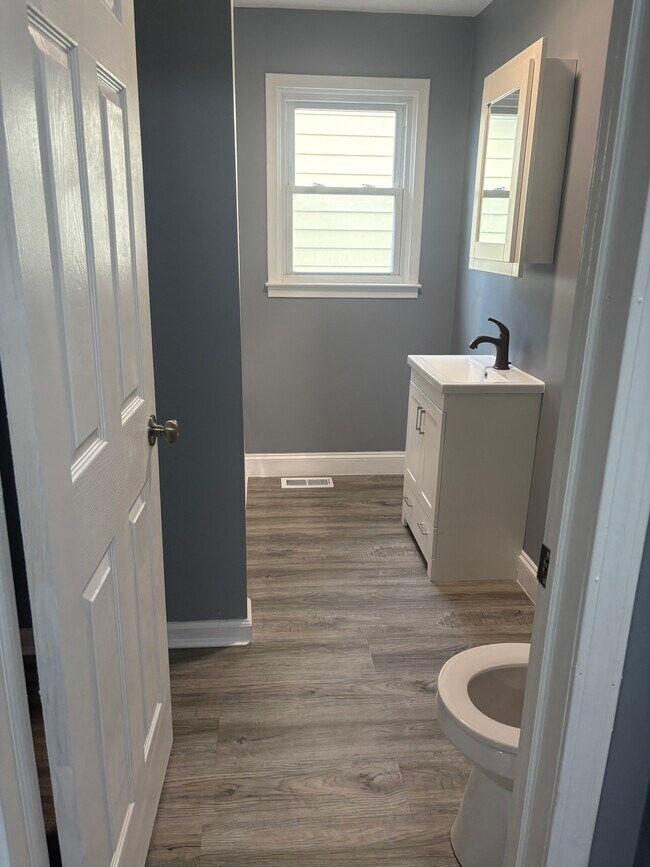 Building Photo - 5220 Western Rd