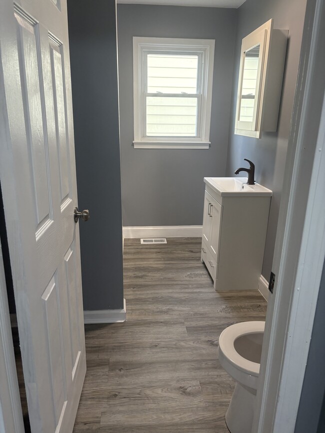 Foto del edificio - 5220 Western Rd