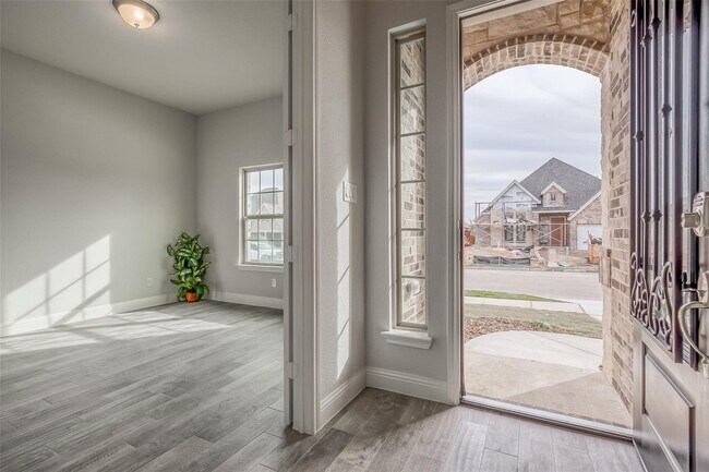 Building Photo - 332 Cowling Dr