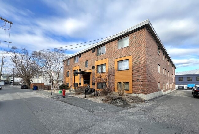 Building Photo - 11 Murdock St