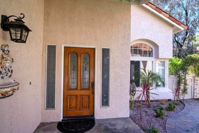 Foto del edificio - Beautiful 4Br/2.5Ba Home With Private Yard In Shadowridge!!