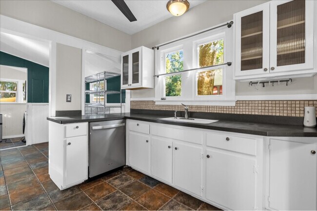 Foto del edificio - 1633 E Concord St