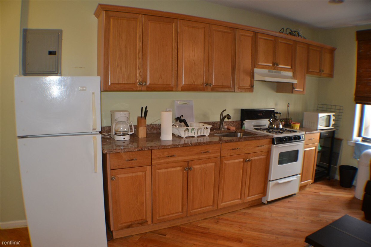 Primary Photo - 765 2nd Ave