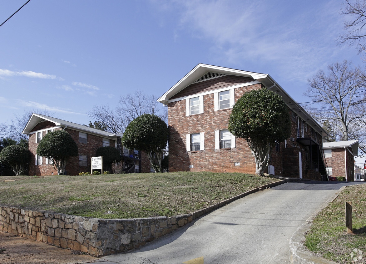 Building Photo - 708 SE Killian St