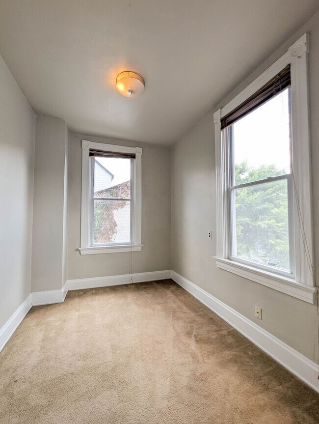 Foto del edificio - 2322 Stratford Ave