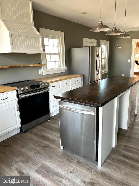 Foto del edificio - 7617 Old Plank Rd