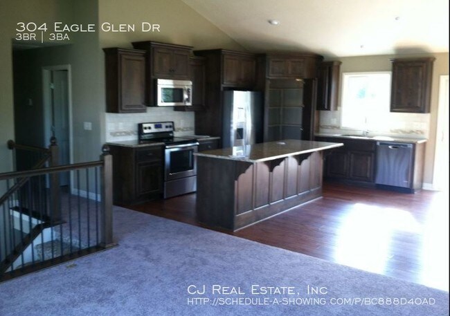 Building Photo - 304 Eagle Glen Dr