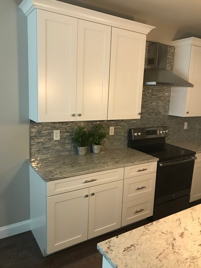 Building Photo - 512 47th St