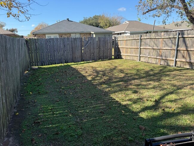 Backyard - 2621 Tupelo St