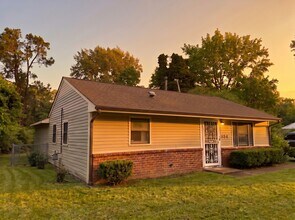 Building Photo - 854 Carrolton Rd
