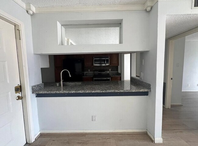 Foto del edificio - 2830 S Bartell Dr