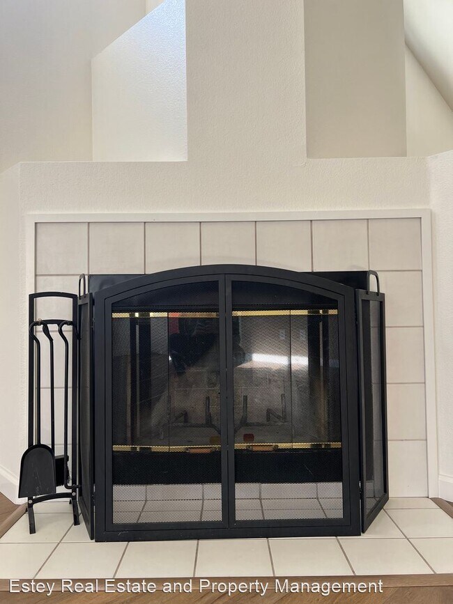 Foto del edificio - 3 br, 2 bath House - 4767 Canyon Hills Drive