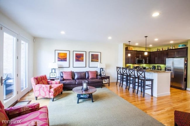 Building Photo - 2 br, 2.5 bath Townhome - 752 Delta 4 Unit 4