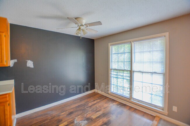 Building Photo - 912 Sea Gull Dr