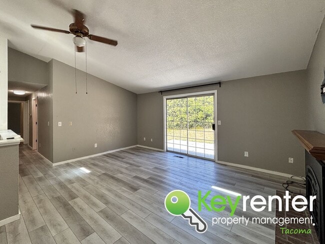 Foto del edificio - Remodeled 3-Bedroom Home in Steilacoom wit...
