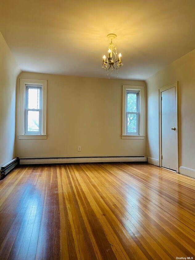 Foto principal - 243-11 Thornhill Ave