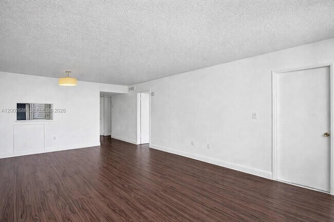 Foto del edificio - 1501 NE Miami Gardens Dr