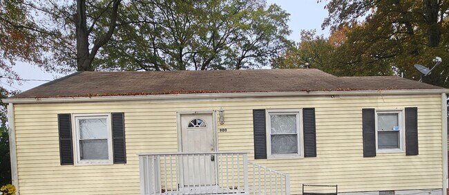 Building Photo - Cozy Three Bedroom One Bath Home in Lincol...
