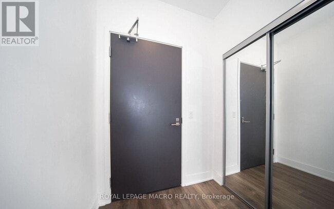 Building Photo - 2916 Hwy 7 W