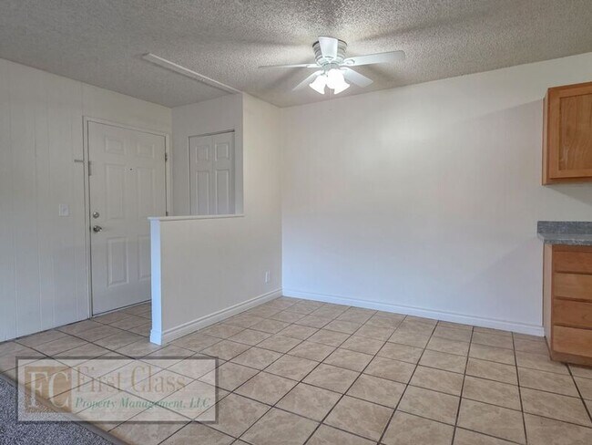 Building Photo - 17150 SW Heritage Ct